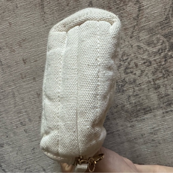 Small Chloe cosmetics bag. - Picture 4 of 8